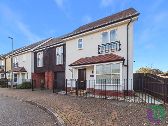 3 Bedroom Semi Detached House For Sale In Far Holme, Middleton, MK10