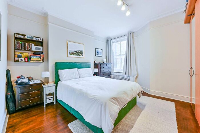2 Bedroom Flat For Sale In Widley Road, Maida Vale, London, W9
