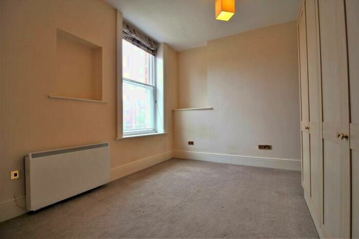 2 Bedroom Flat To Rent In Duplex Apartment, Cliftonville -, NN1