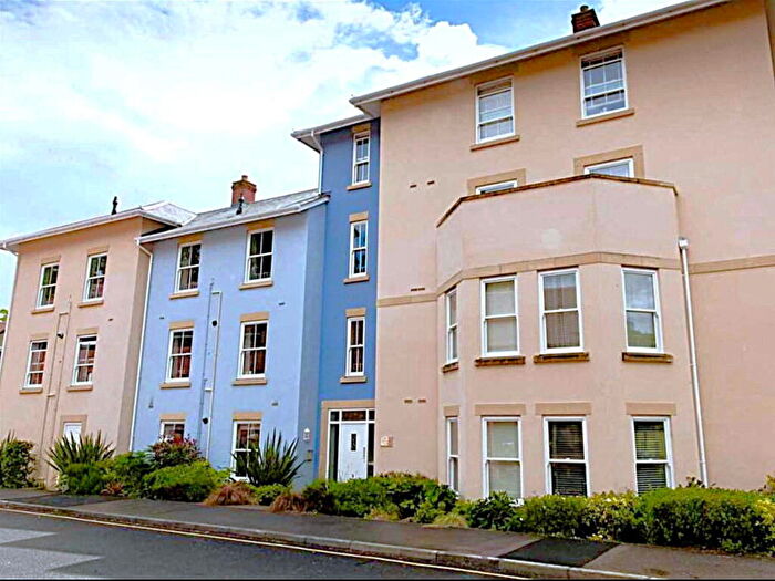 2 Bedroom Flat To Rent In Winton Close, Winchester, SO22