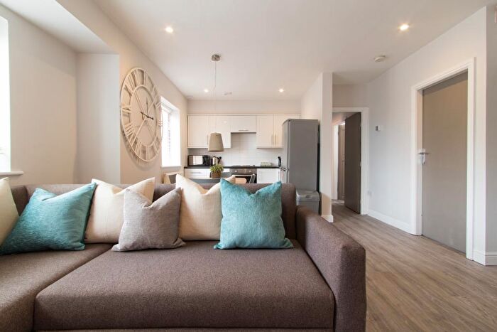 3 Bedroom Flat To Rent In Victoria Road, Leeds, LS6
