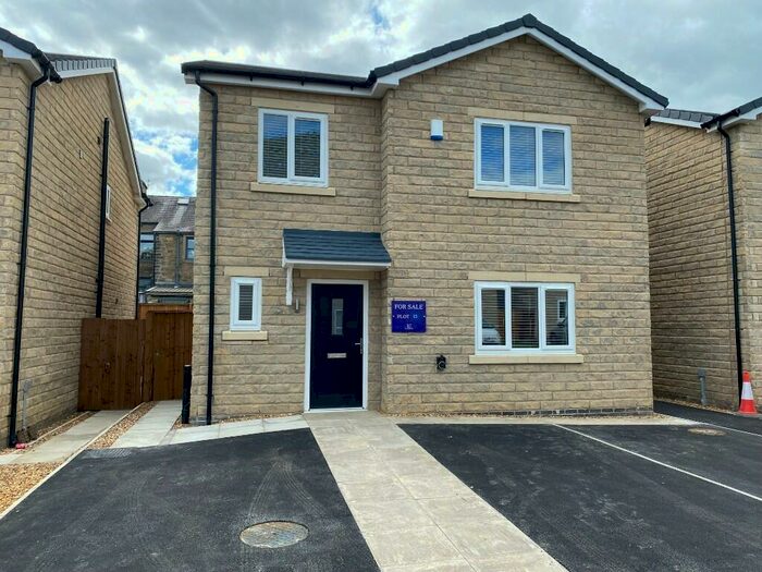4 Bedroom Detached House For Sale In Lane Ends Close Barnoldswick, BB18