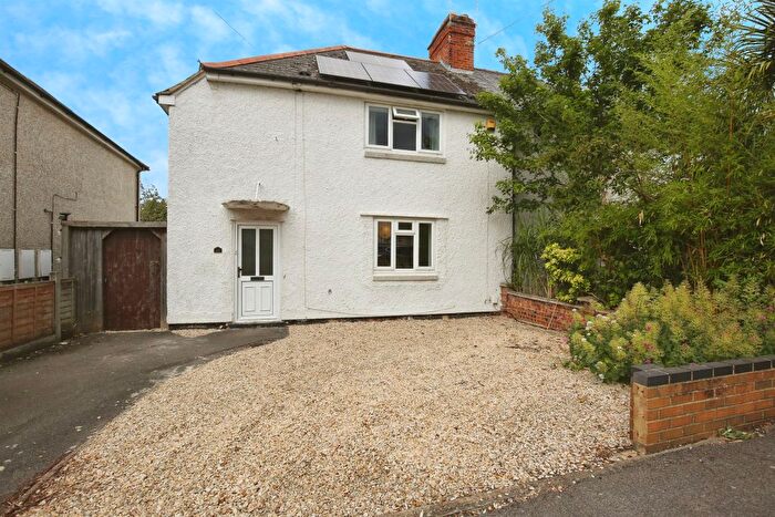 3 Bedroom Semi-Detached House For Sale In Addison Crescent, Oxford, OX4