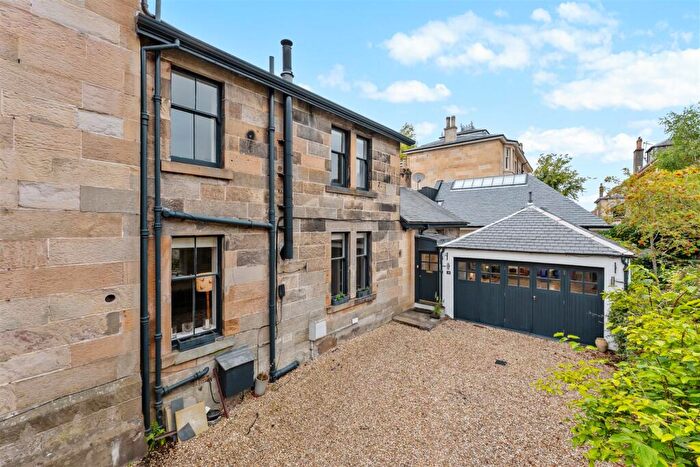 3 Bedroom Mews For Sale In B Cleveden Gardens, Kelvinside, G12