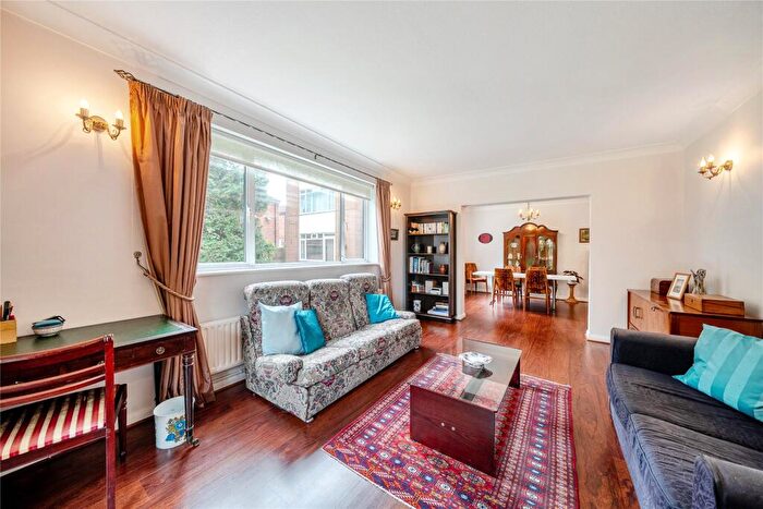 2 Bedroom Flat For Sale In Wickham Road, Beckenham, BR3