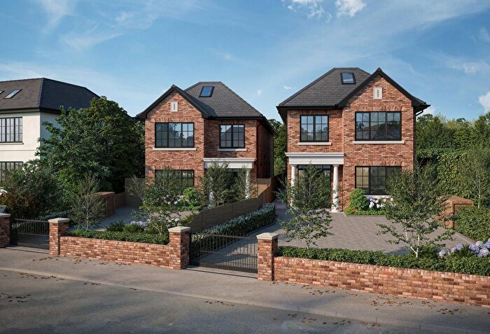 5 Bedroom Terraced House For Sale In Hill Rise, Cuffley, EN6