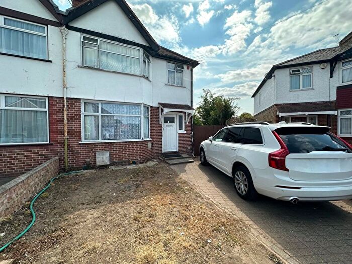 4 Bedroom Semi-Detached House To Rent In Dellfield Crescent, Uxbridge, Greater London, UB8