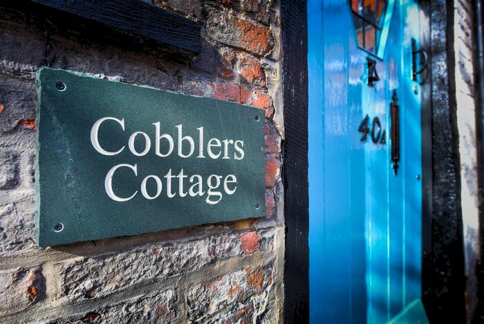 1 Bedroom Terraced House To Rent In The Borough, Farnham, GU9