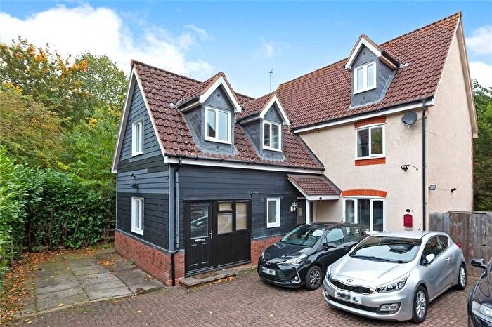 8 Bedroom Detached House For Sale In Foxley Place, Loughton, Milton Keynes, Buckinghamshire, MK5
