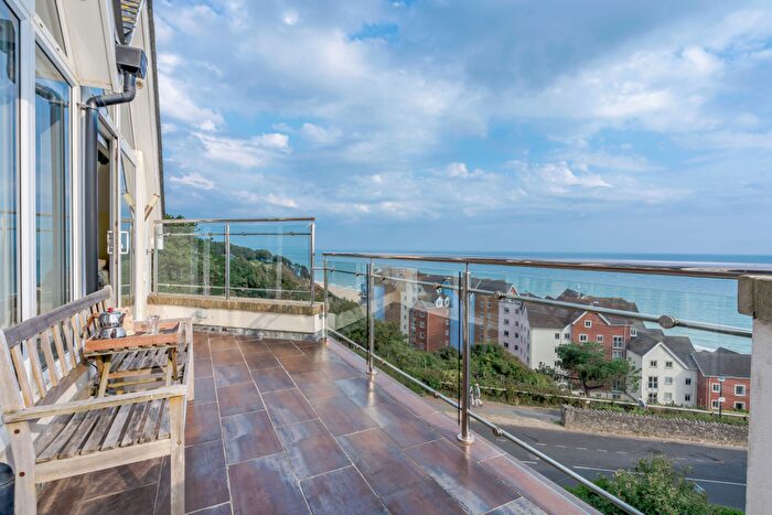 3 Bedroom Flat For Sale In Michelgrove Road, Bournemouth, BH5