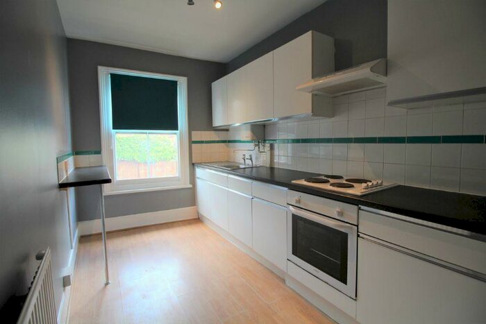 1 Bedroom Apartment To Rent In Upper Hale Road, Farnham, GU9