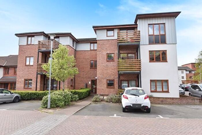 2 Bedroom Flat To Rent In Marsden House, Buckinghamshire, HP11