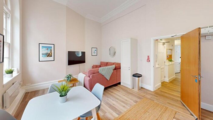 3 Bedroom Flat To Rent In Flat, , St Nicholas Street, BS1