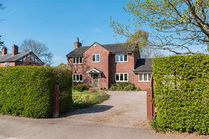 4 Bedroom Detached House For Sale In Burwardsley Road, Tattenhall, CH3