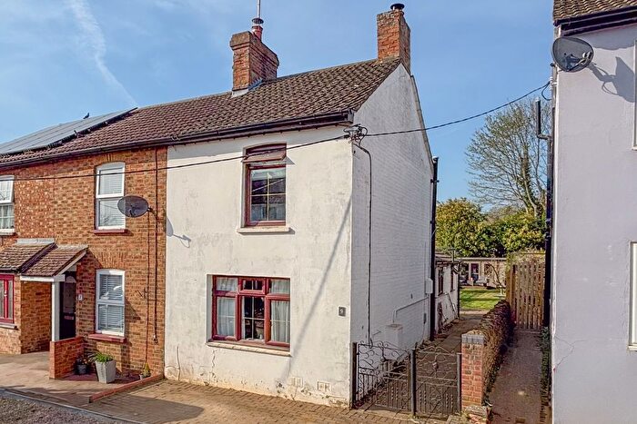 2 Bedroom End Terrace House For Sale In Thomas Street, Heath And Reach, LU7