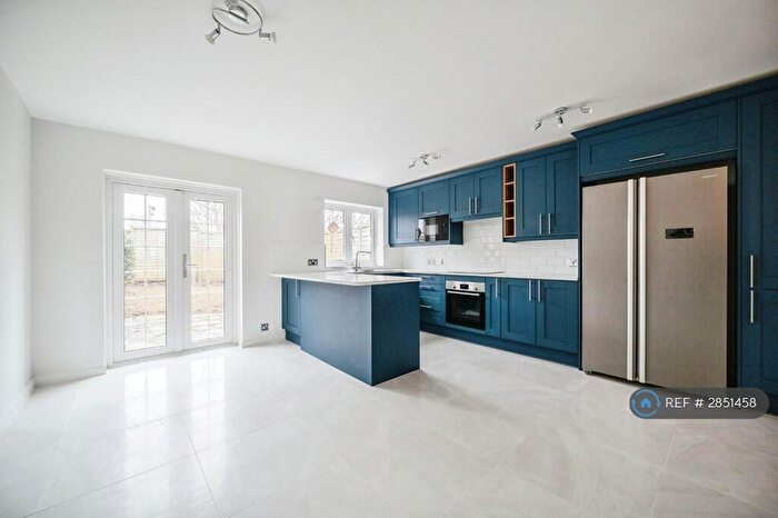 4 Bedroom Terraced House To Rent In Blenheim Gardens, Kingston, KT2