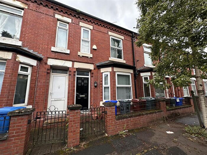 3 Bedroom Terraced House For Sale In Cecil Grove, Manchester, M18