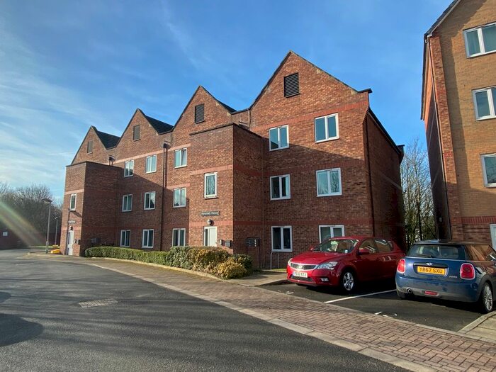 2 Bedroom Flat To Rent In Henshall House, Chesterfield, Derbyshire, S41