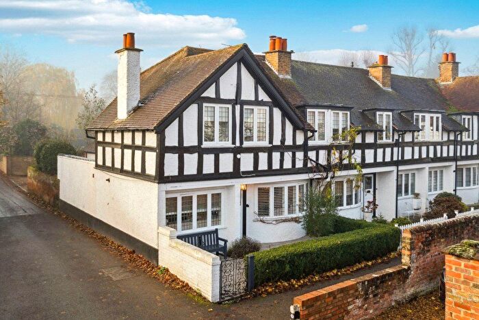 4 Bedroom End Terrace House For Sale In Bettoney Vere, Maidenhead, Berkshire, SL6