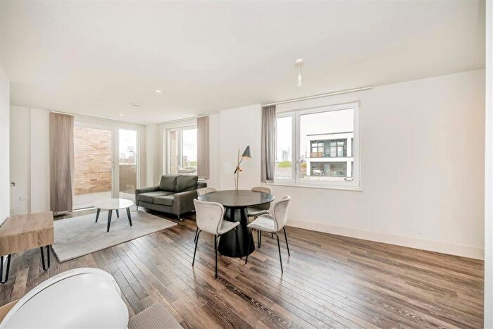 1 Bedroom Flat For Sale In Moulding Lane, New Cross, SE14