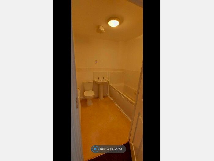 2 Bedroom Flat To Rent In Church Place, Walsall, WS3