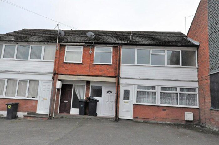 2 Bedroom Maisonette To Rent In Granville Drive, Kingswinford, DY6
