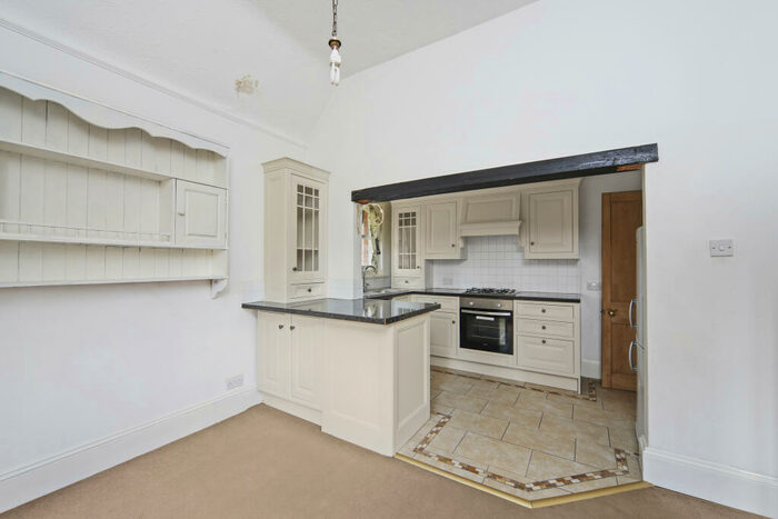 2 Bedroom Apartment To Rent In Egerton Road, Weybridge, KT13