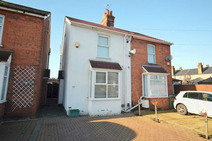 2 Bedroom Semi-Detached House To Rent In Lower Court Road, Epsom, Surrey. KT19