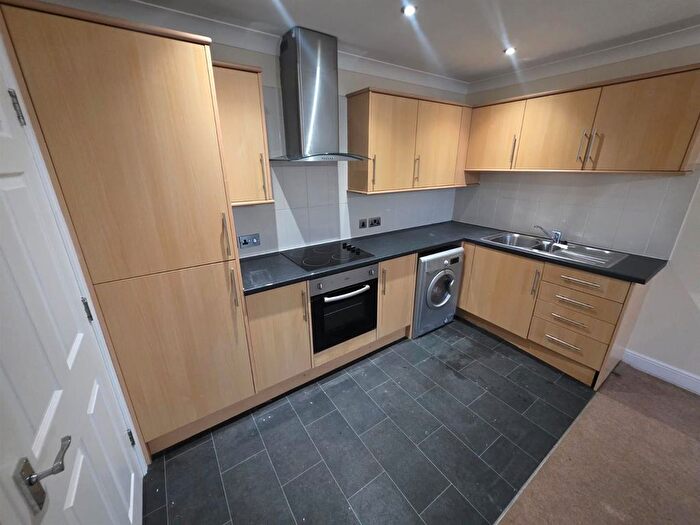 2 Bedroom Flat To Rent In Rochdale Lane, Lancs, OL10