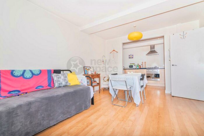 1 Bedroom Apartment To Rent In Somerford Grove, Dalston, N16