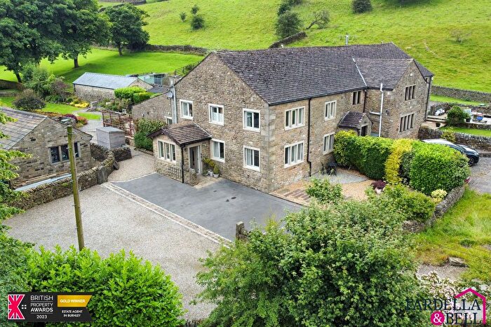 3 Bedroom Property For Sale In Kelbrook Road, Barnoldswick, BB18