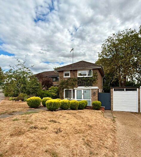 3 Bedroom End Of Terrace House For Sale In Harmans Way, Weedon, NN7