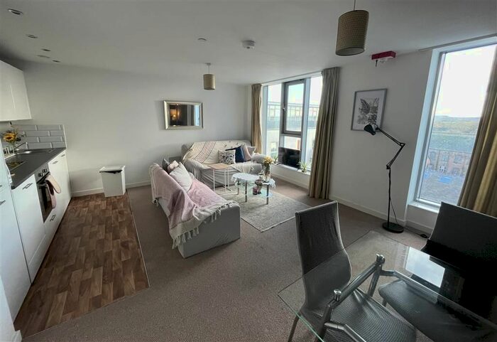 2 Bedroom Flat To Rent In Queens Road, Nottingham, NG2