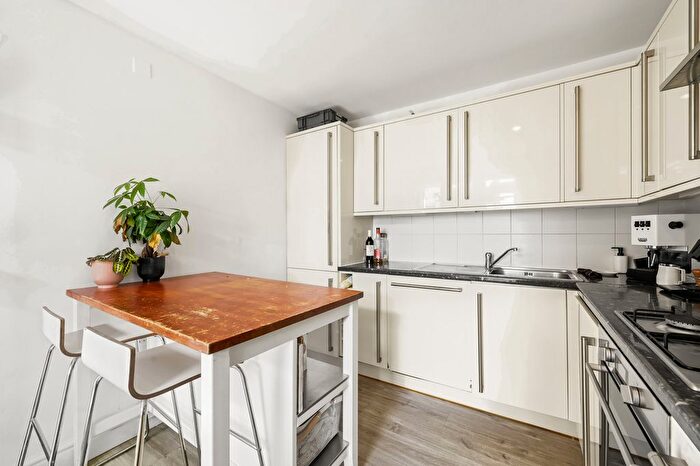 2 Bedroom Flat To Rent In Prince Arthur Road, London, NW3