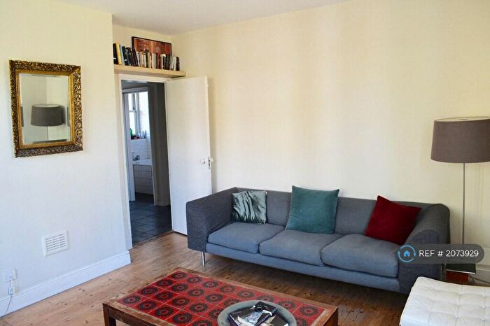 2 Bedroom Flat To Rent In Denyer House, London, NW5