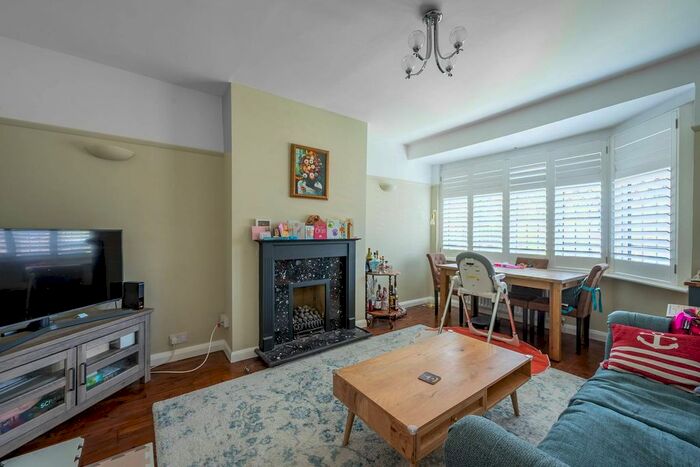 3 Bedroom Maisonette To Rent In Glendale Drive, Wimbledon, London, SW19