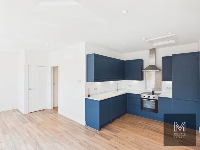 2 Bedroom Flat To Rent In High Street, Thornbury, Bristol, Gloucestershire, BS35