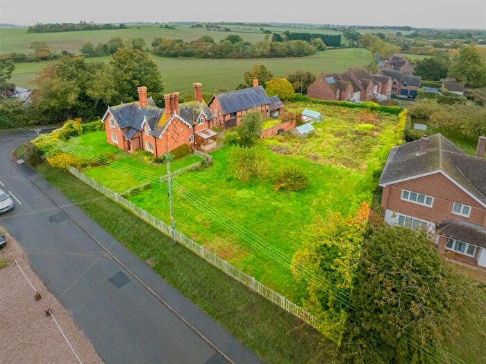 4 Bedroom Detached House For Sale In Park Lane, Snitterfield, Nr. Stratford-Upon-Avon, CV37