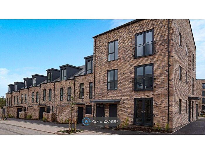 2 Bedroom Flat To Rent In Bird Close, Birmingham, B12