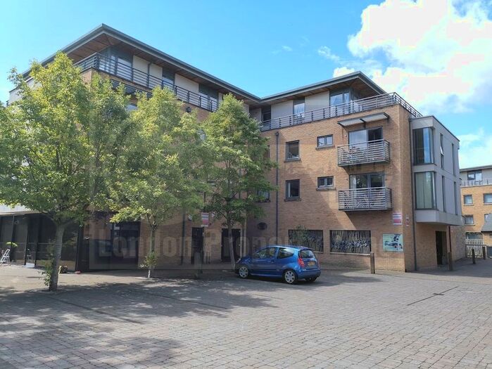 2 Bedroom Flat To Rent In Woodins Way, Oxford, OX1