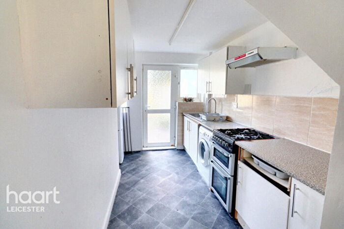 3 Bedroom Terraced House For Sale In Fastnet Road, Leicester, LE5