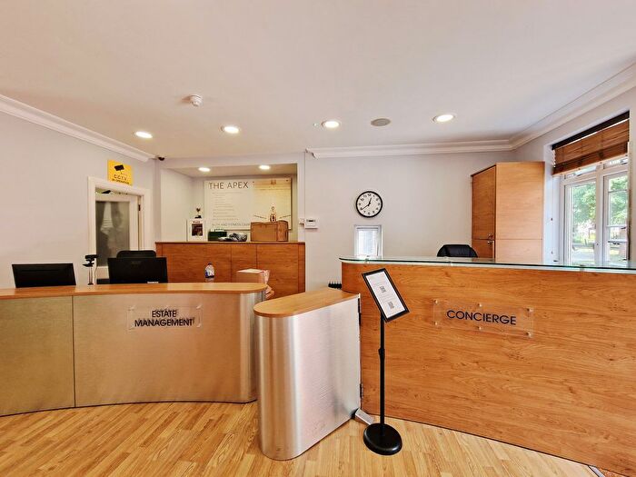 1 Bedroom Flat To Rent In Cedar House, TW9