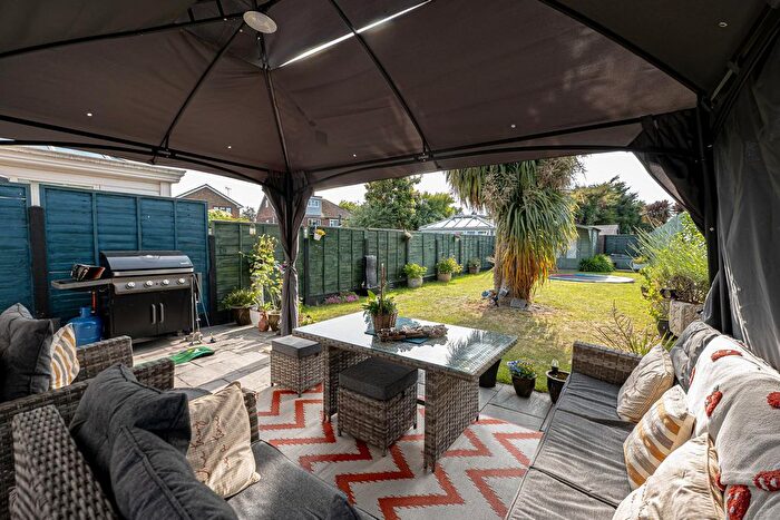 3 Bedroom Semi-Detached House For Sale In Wakering Road, Southend-On-Sea, SS3