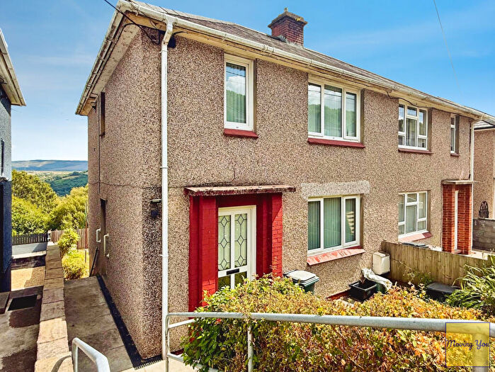 2 Bedroom Semi-Detached House For Sale In Penywern Road, Abertawe, Powys, SA9