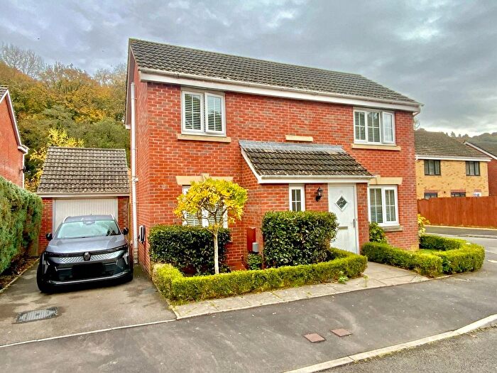 3 Bedroom Detached House For Sale In Coed Celynen Drive, Abercarn, Newport, NP11