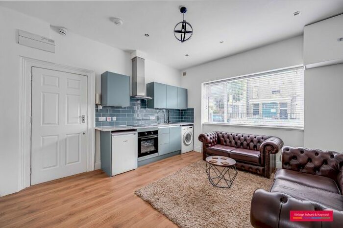 1 Bedroom Flat To Rent In Devonport Road, London, W12