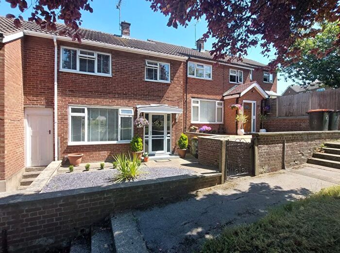 3 Bedroom Terraced House For Sale In Churchfield Road, Houghton Regis, LU5