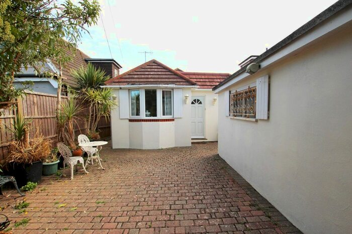 3 Bedroom Bungalow To Rent In South Avenue, Goring-By-Sea, Worthing, West Sussex BN12