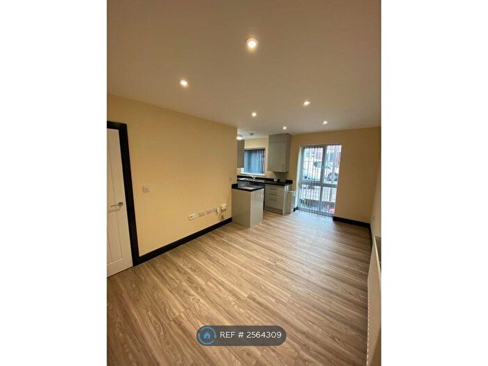 1 Bedroom Flat To Rent In Burgess Road, Leicester, LE2