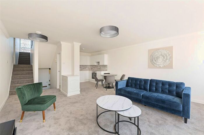 1 Bedroom Flat To Rent In Corringham, - Craven Hill Gardens, London, W2
